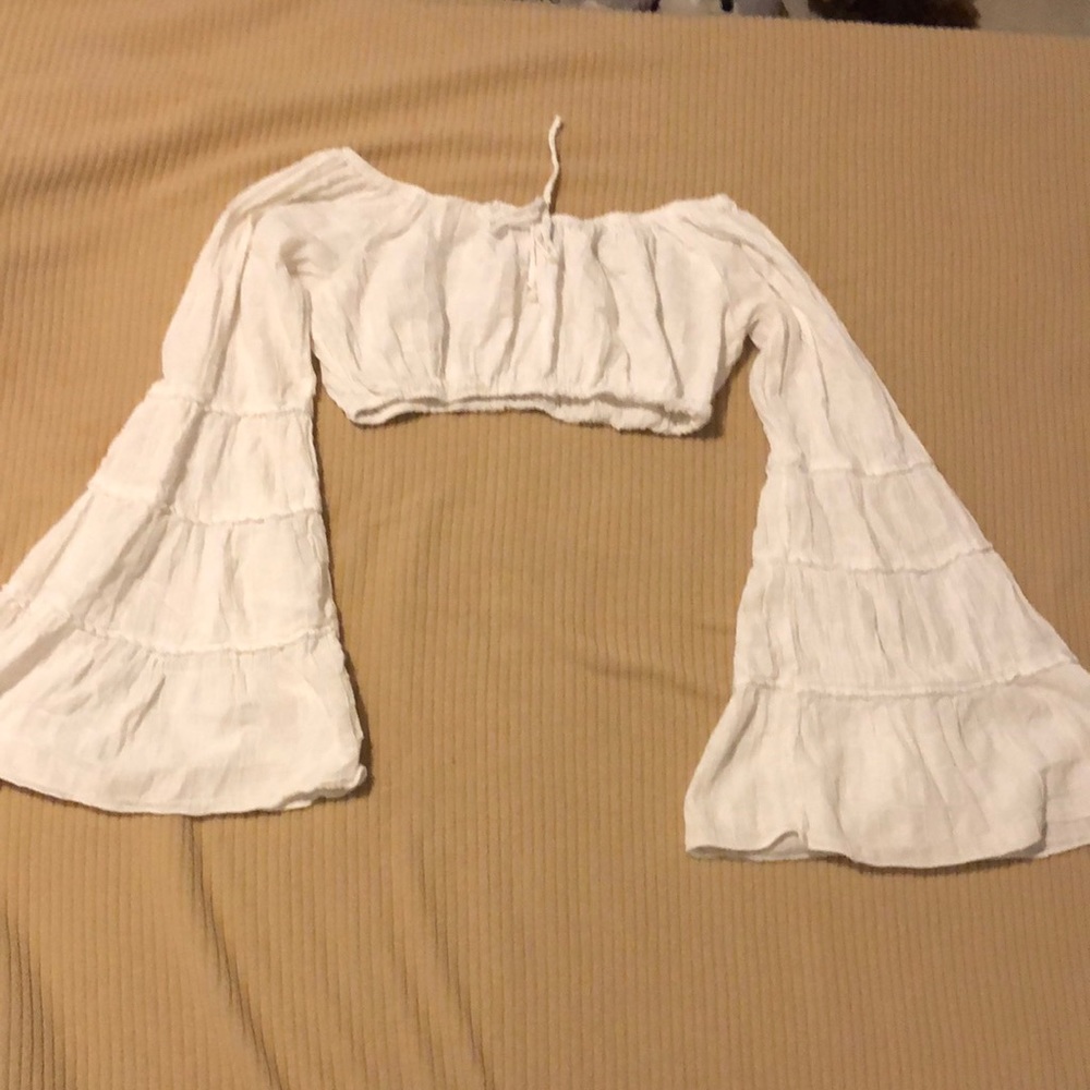 ..crop top long sleeve shirt